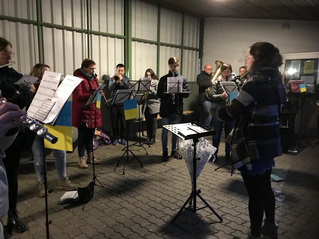 Musikverein spielt für Ukrainer